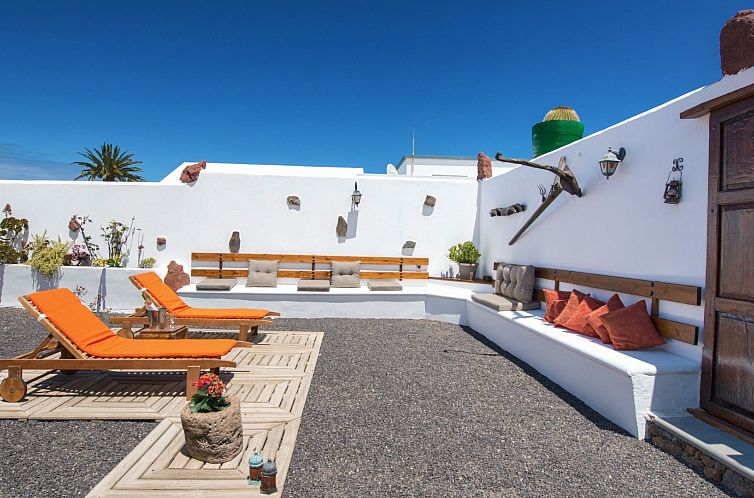 Vakantiehuis Exklusives Landhaus mit Garten und überdachter