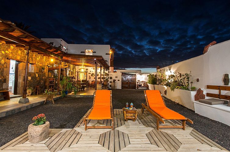 Vakantiehuis Exklusives Landhaus mit Garten und überdachter