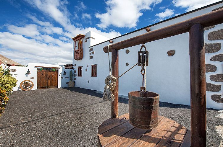 Vakantiehuis Exklusives Landhaus mit Garten und überdachter