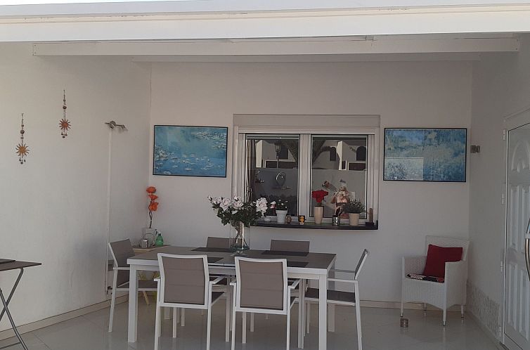 Vakantiehuis Sonniges Ferienhaus mit Grill, Garten und Pool