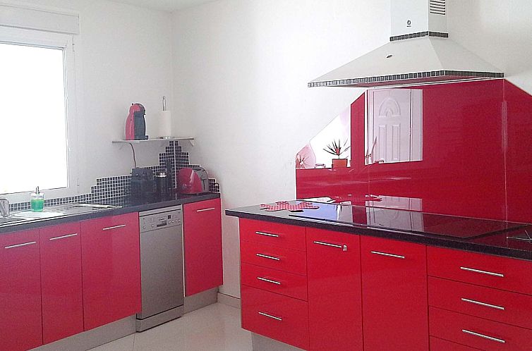 Vakantiehuis Sonniges Ferienhaus mit Grill, Garten und Pool