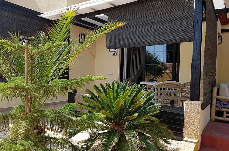 Vakantiehuis Komfortable Wohnung, Wifi, am Pool