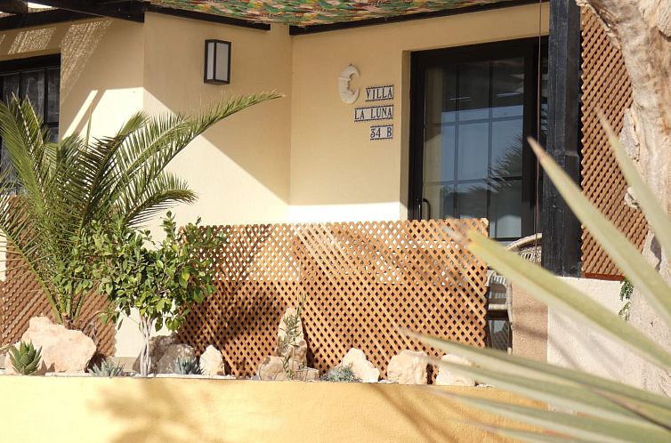 Vakantiehuis Komfortable Wohnung, Wifi, am Pool