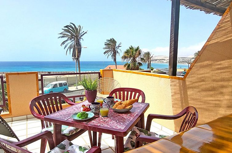 Appartement Schöne Ferienwohnung mit Terrasse und Meerblick