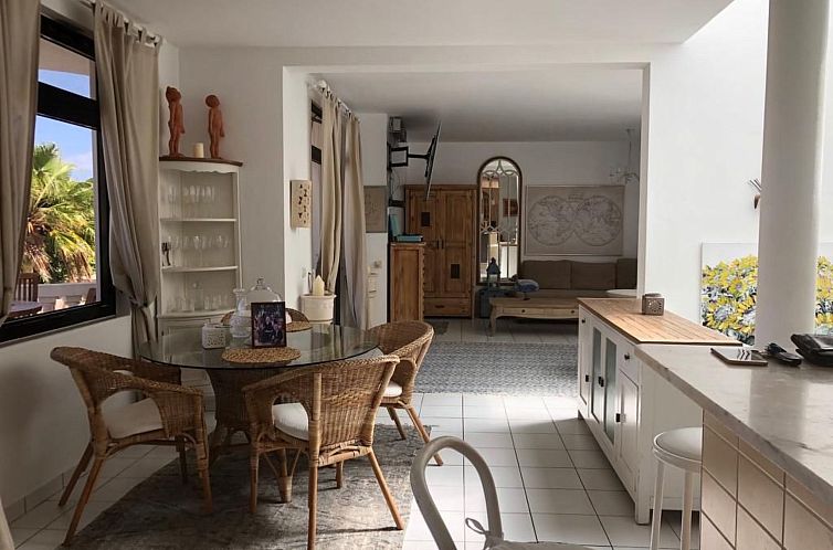 Vakantiehuis Eine romantische Villa direkt am Strand Sotaven