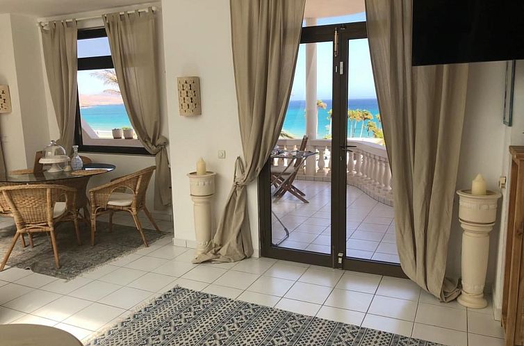 Vakantiehuis Eine romantische Villa direkt am Strand Sotaven