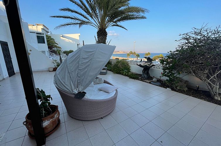 Vakantiehuis Eine romantische Villa direkt am Strand Sotaven