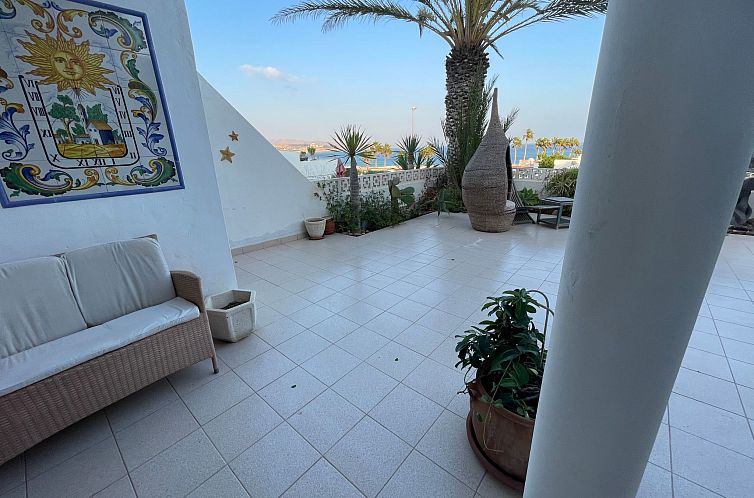 Vakantiehuis Eine romantische Villa direkt am Strand Sotaven