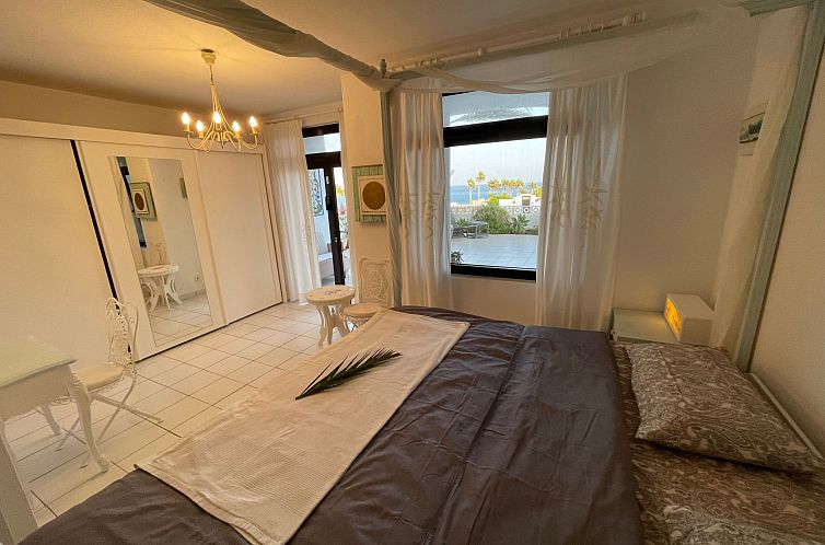 Vakantiehuis Eine romantische Villa direkt am Strand Sotaven