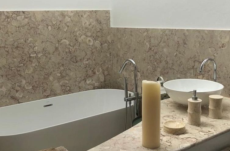 Vakantiehuis Eine romantische Villa direkt am Strand Sotaven