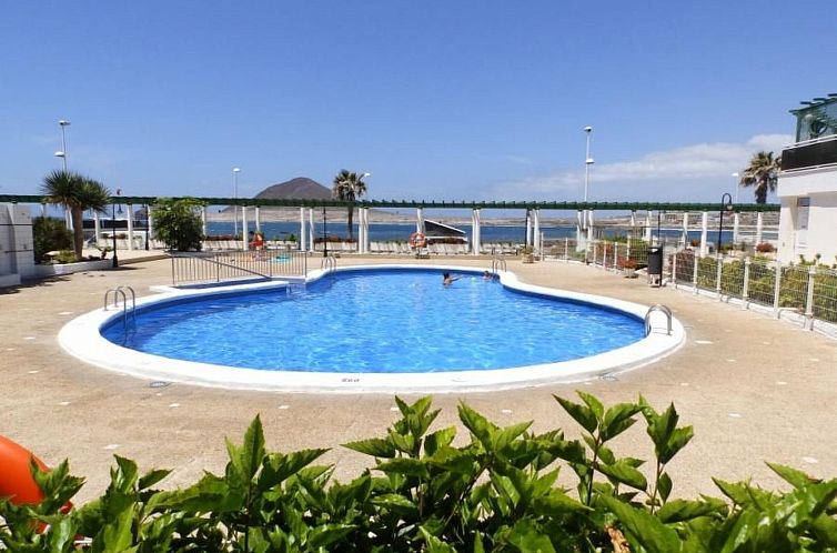 Appartement mit Balkon und Meerblick