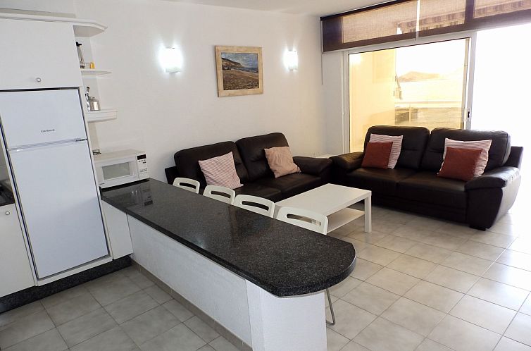 Appartement mit Balkon und Meerblick