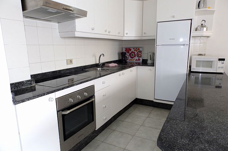 Appartement mit Balkon und Meerblick