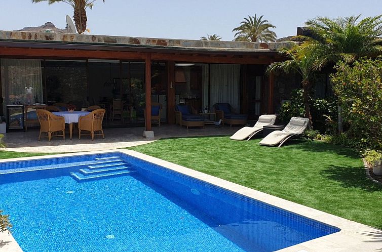 Vakantiehuis Villa mit Garten, Pool , Grill und Terrasse