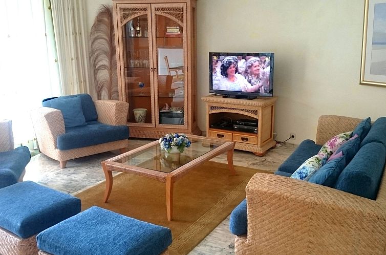 Vakantiehuis Villa mit Garten, Pool , Grill und Terrasse