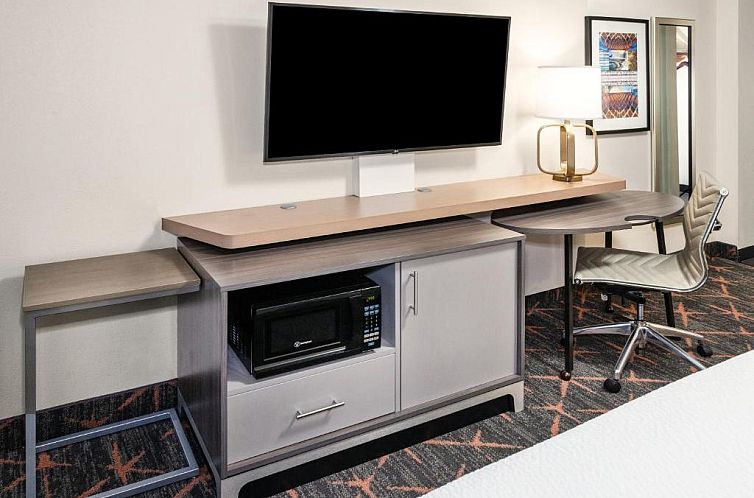 Holiday Inn Chicago/Oak Brook, an IHG Hotel