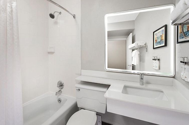 Holiday Inn Chicago/Oak Brook, an IHG Hotel