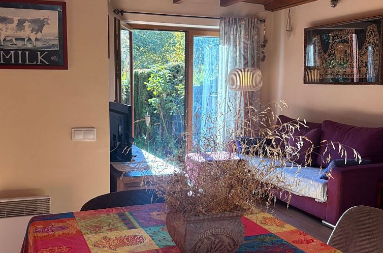 Appartement Wohnung mit privatem Garten und gemütlichem Pui