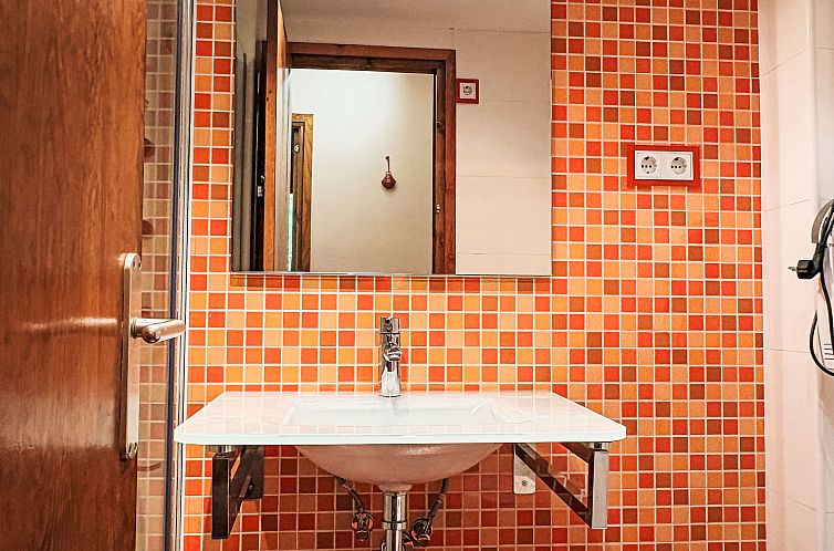 Appartement Geräumige Wohnung mit Garten und Schwimmbad Her