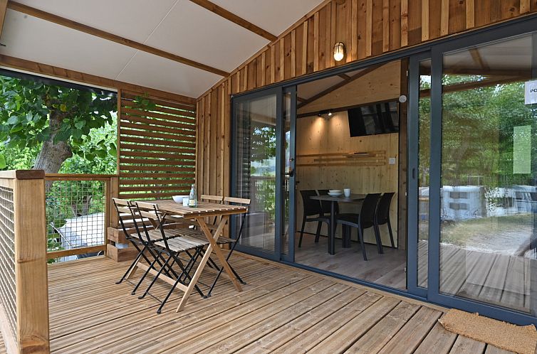 Bungalow Couple Wood