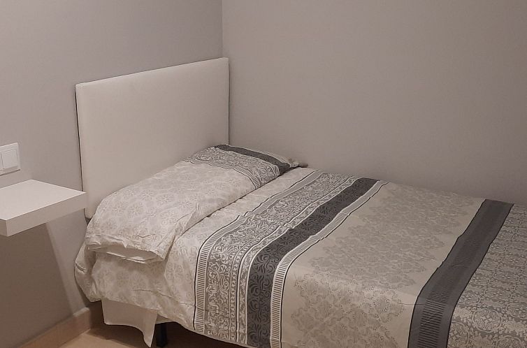 Appartement Wohnung "Stockwerk 2" mit Balkon