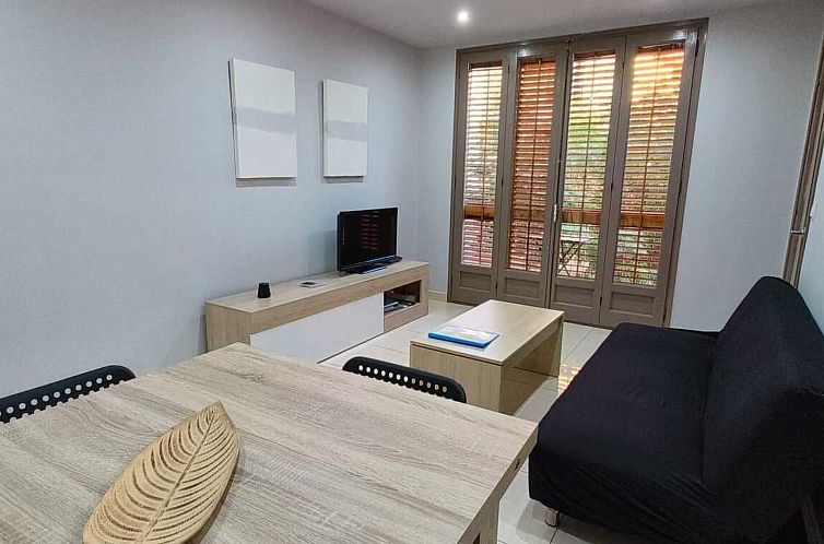 Appartement Wohnung "Stockwerk 1" mit Balkon