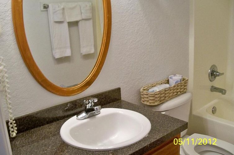 Lake Roy Beach Inn - Winter Haven