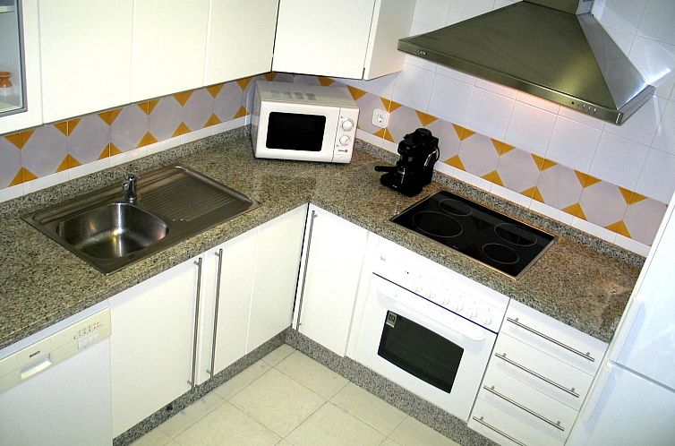 Appartement mit Terrasse, Pool und Garten