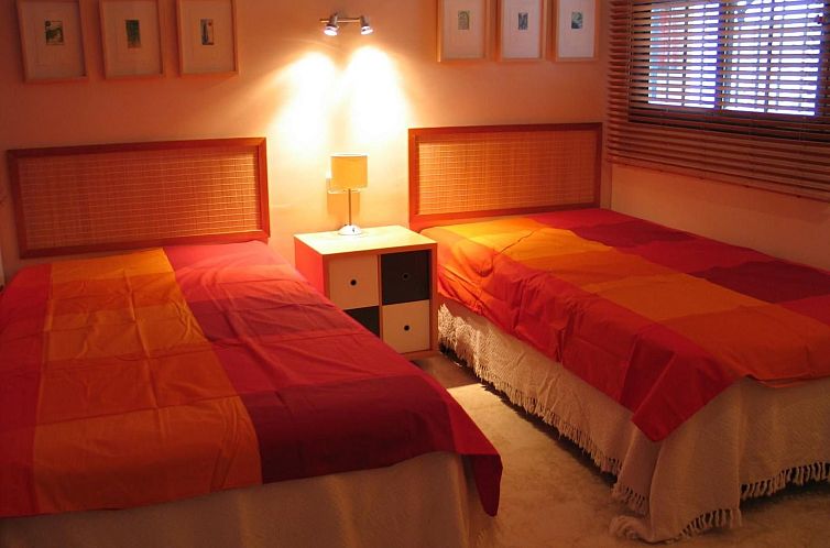 Appartement mit Terrasse, Pool und Garten