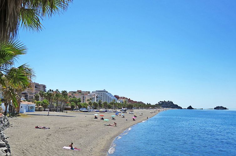 Appartement mit Terrasse, Pool und Garten