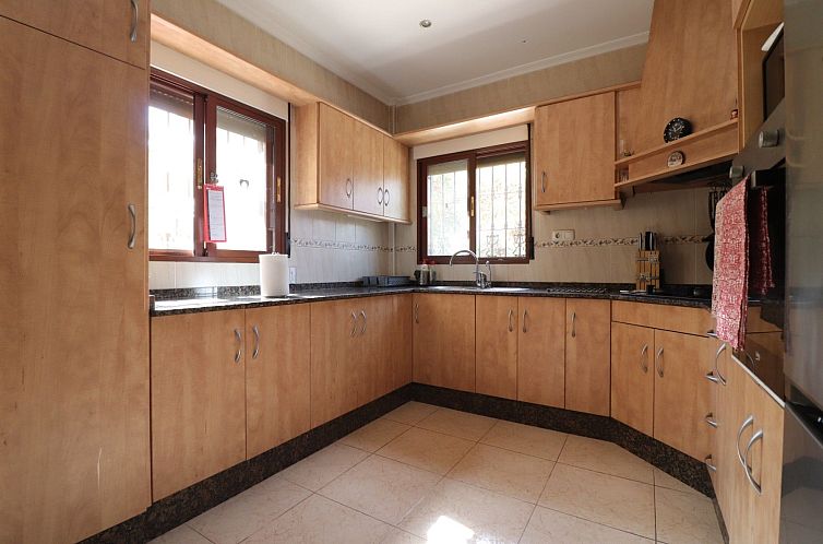 Chalet in Daya Vieja