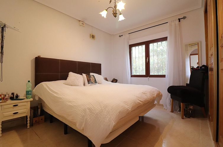 Chalet in Daya Vieja