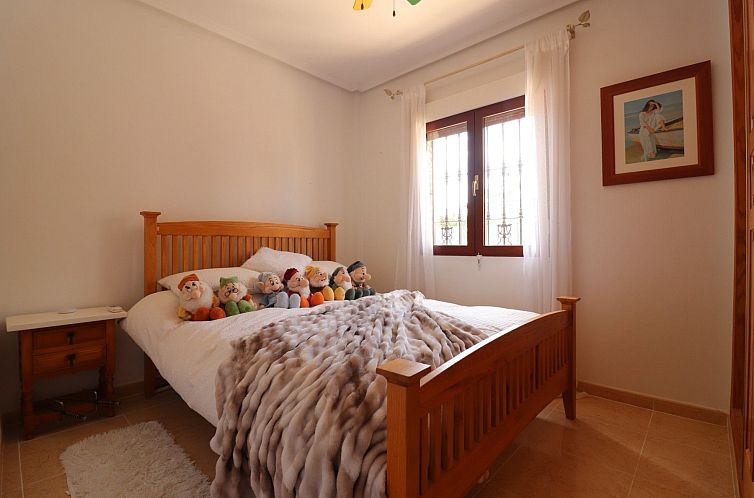 Chalet in Daya Vieja
