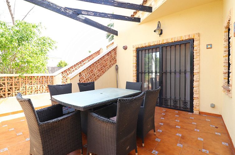 Chalet in Daya Vieja