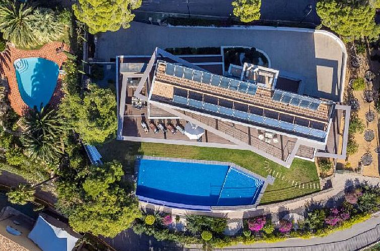 Vakantiehuis Villa Campomanes - PlusHolidays