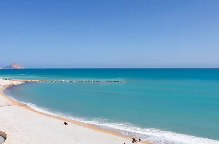 First Line Beach &amp; Bay View
