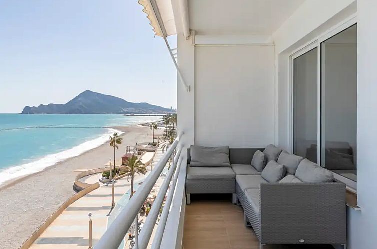 First Line Beach &amp; Bay View