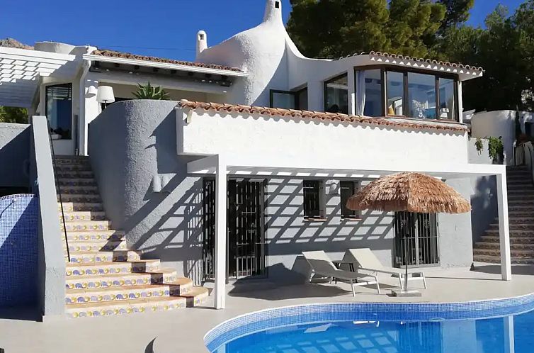 Luxe grote villa met prive zwembad.