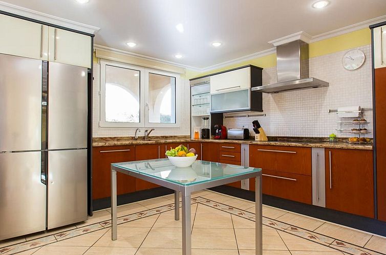 Vakantiehuis Haus mit privatem Pool, Garten und privatem Par