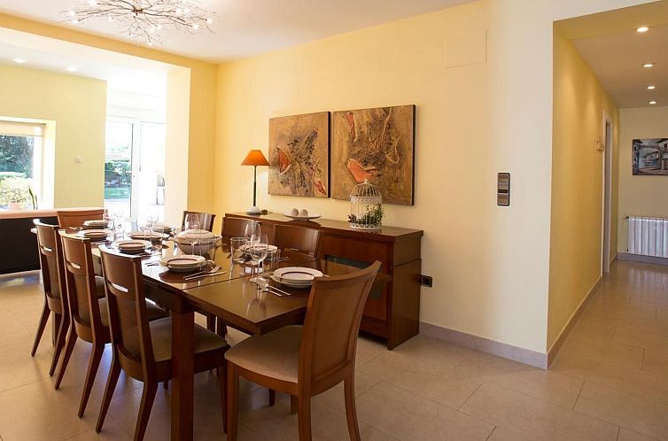 Vakantiehuis Haus mit privatem Pool, Garten und privatem Par