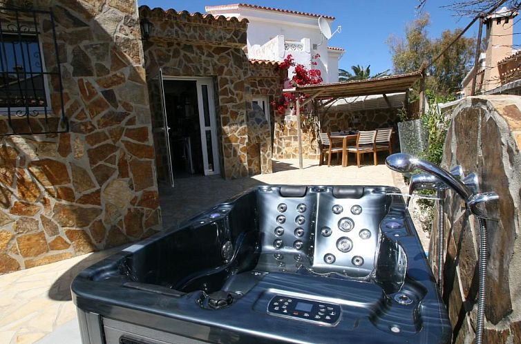 Vakantiehuis in Dénia mit Privatem Whirlpool