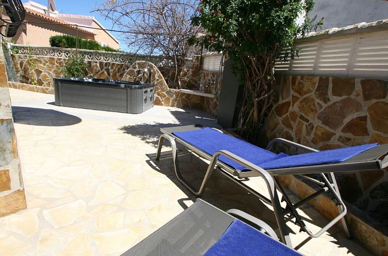 Vakantiehuis in Dénia mit Privatem Whirlpool