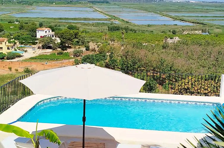 El Castellet, privé huis en zwembad