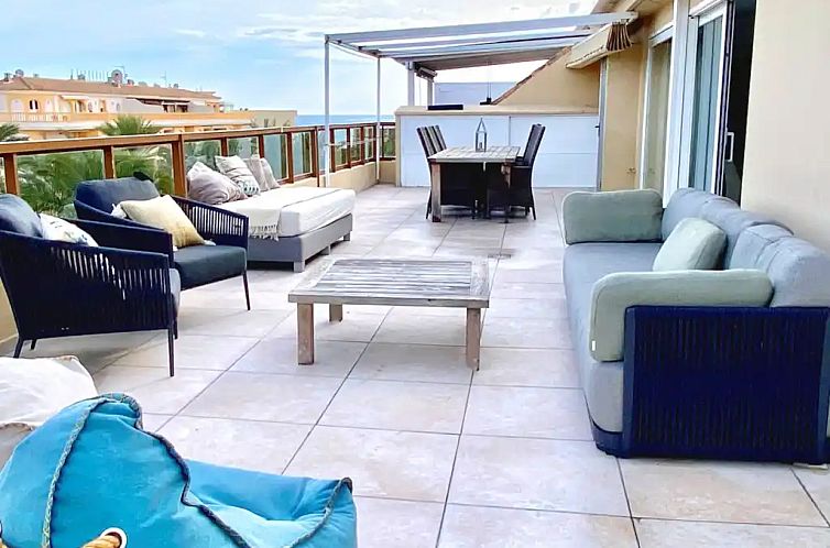 Penthouse Seven Oceans