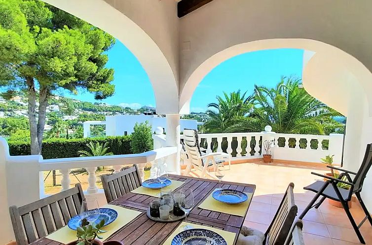 Casa Leon in Moraira met zeezicht