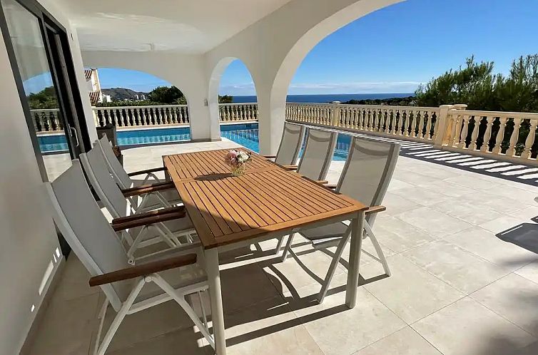 Casa Algarrobo