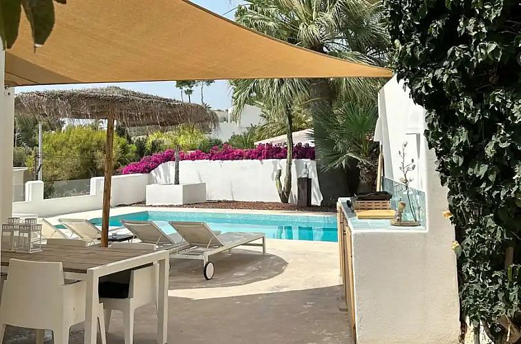 Ibiza styl villa + uitzicht op zee
