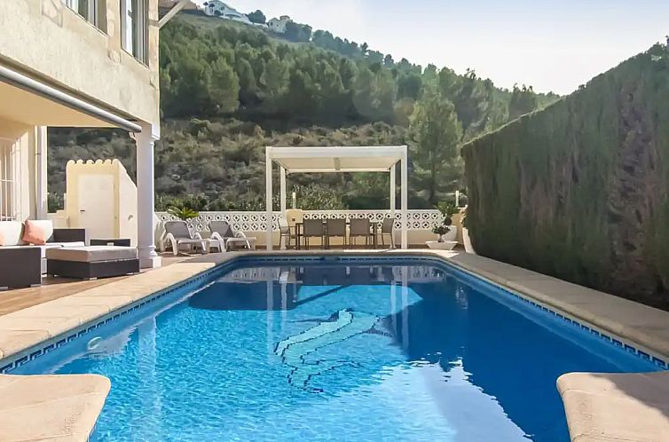 Villa Alzhara