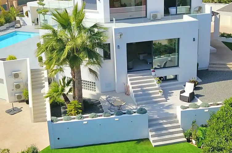 LUXURY 4 BEDROOM VILLA SEA VIEW+GYM
