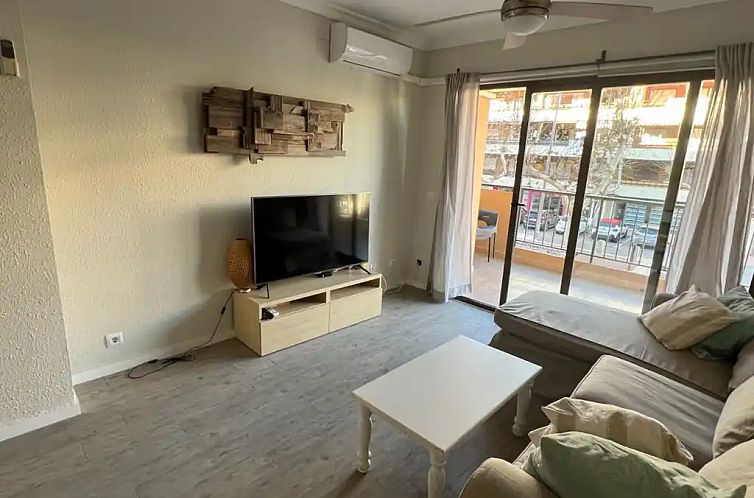 Modern apartment close to the beach